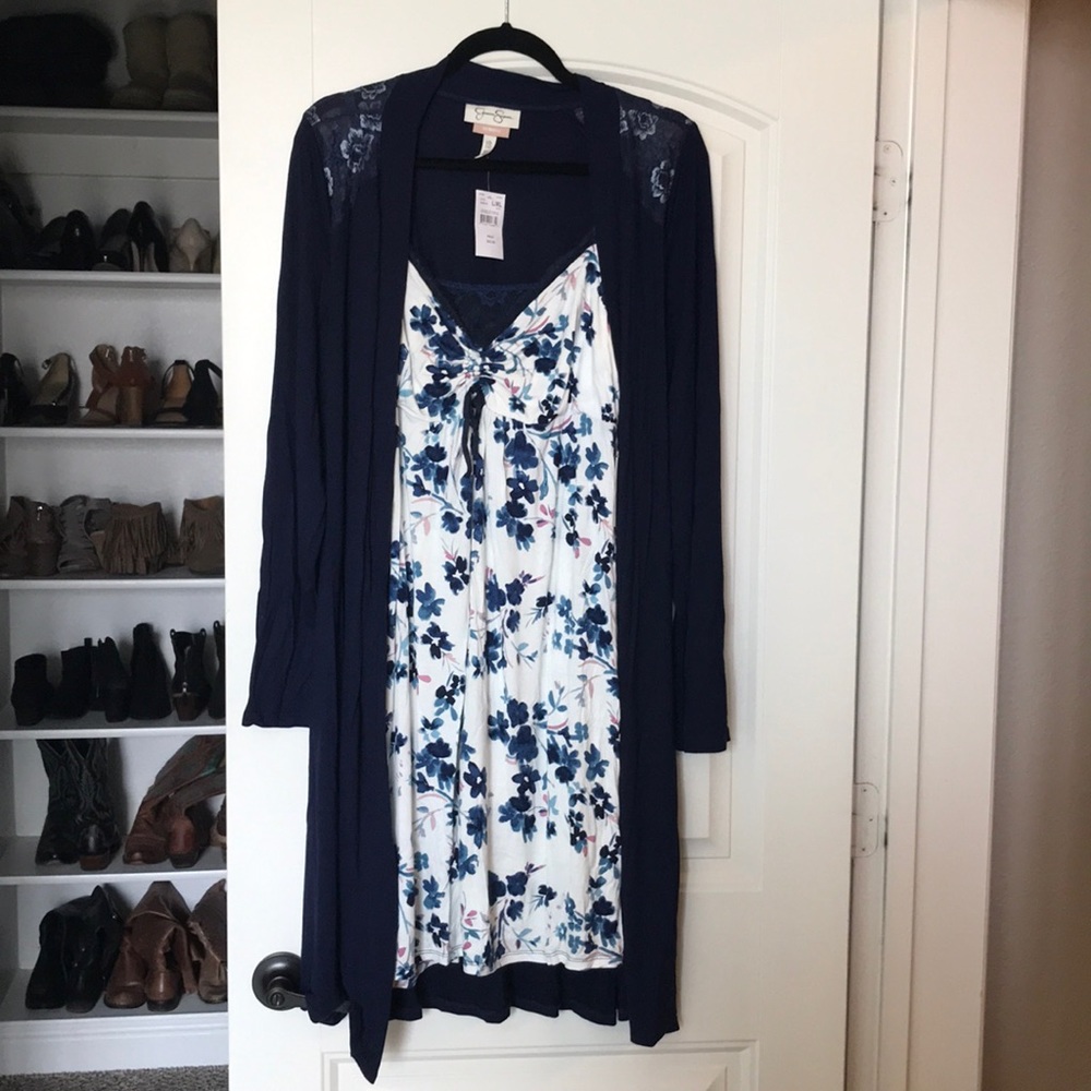 Jessica Simpson Maternity/Nursing Set